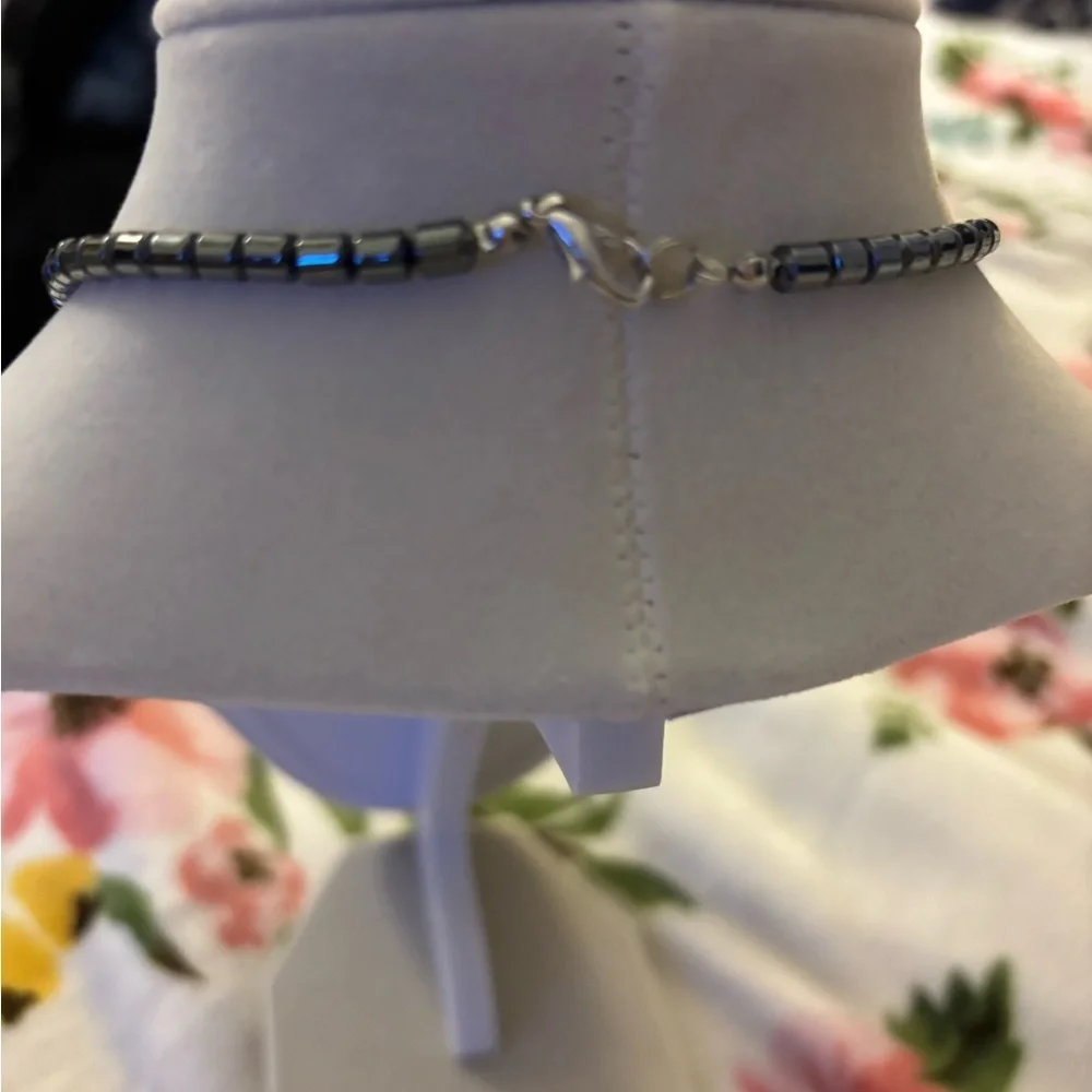 Heart pink and gray beaded necklace - Picture 3 of 3